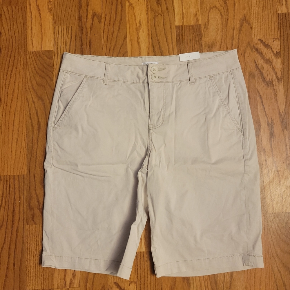 NWT Westport khaki bermuda shorts, size 8